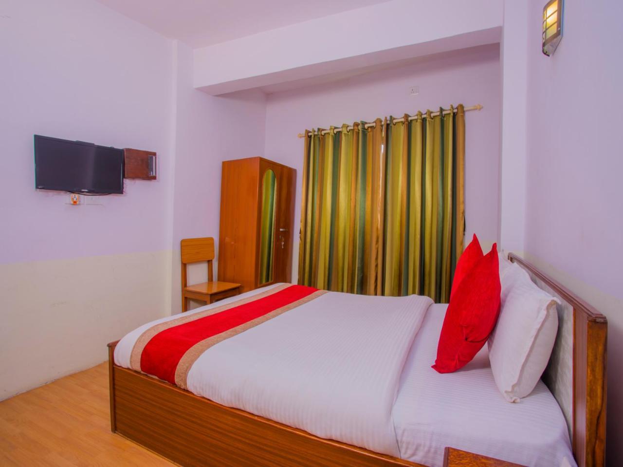 Oyo 255 White Zambala Hotel Kathmandu Esterno foto
