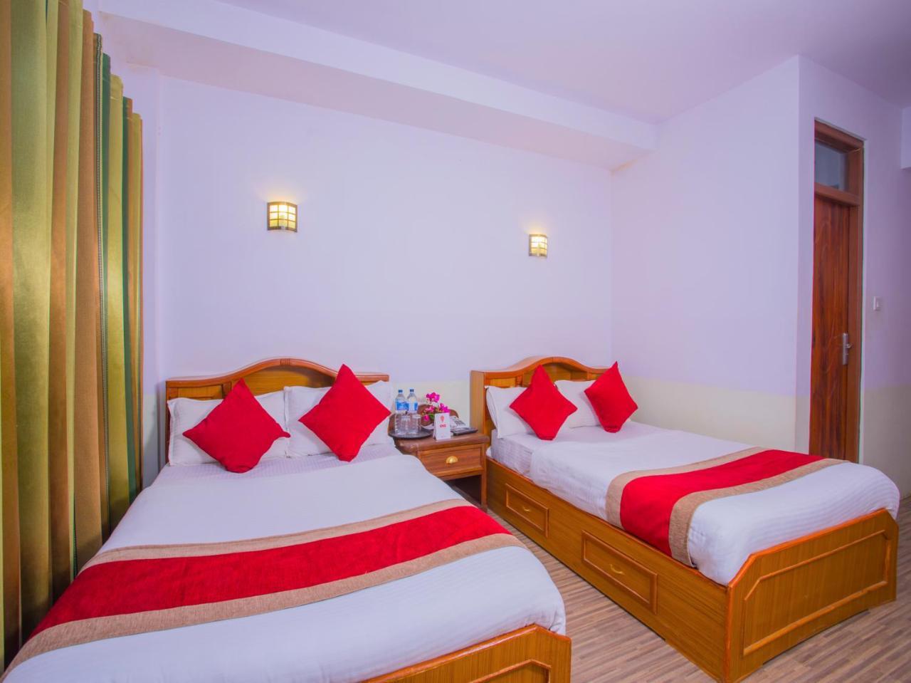 Oyo 255 White Zambala Hotel Kathmandu Esterno foto