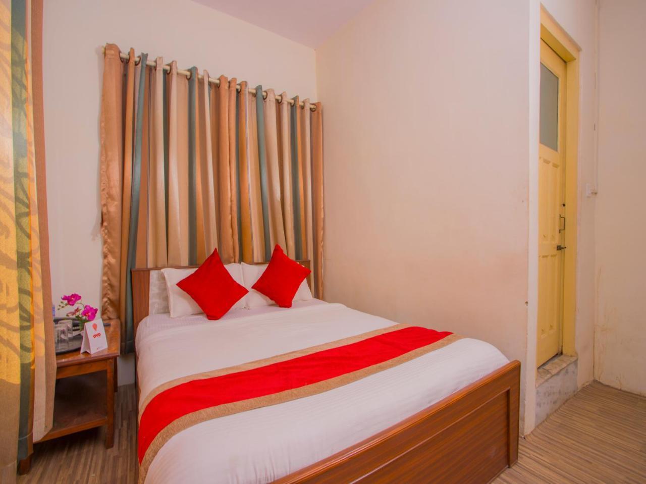 Oyo 255 White Zambala Hotel Kathmandu Esterno foto