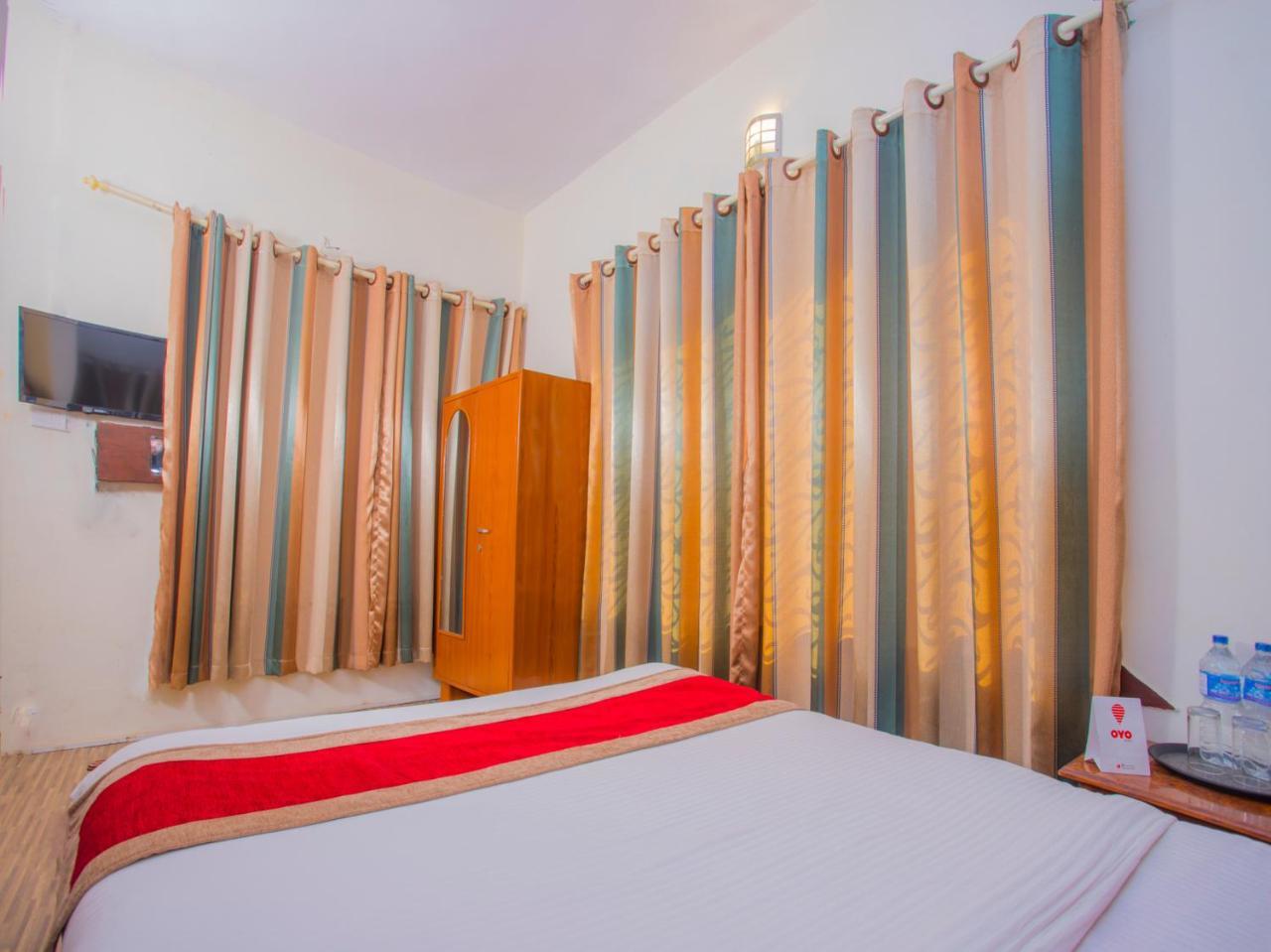 Oyo 255 White Zambala Hotel Kathmandu Esterno foto