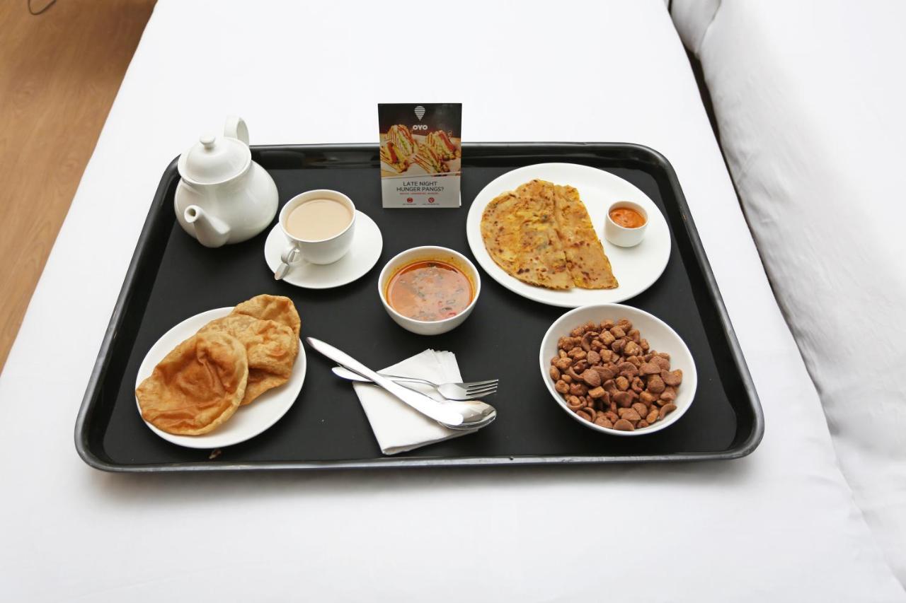 Oyo 255 White Zambala Hotel Kathmandu Esterno foto
