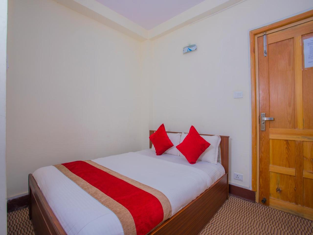 Oyo 255 White Zambala Hotel Kathmandu Esterno foto