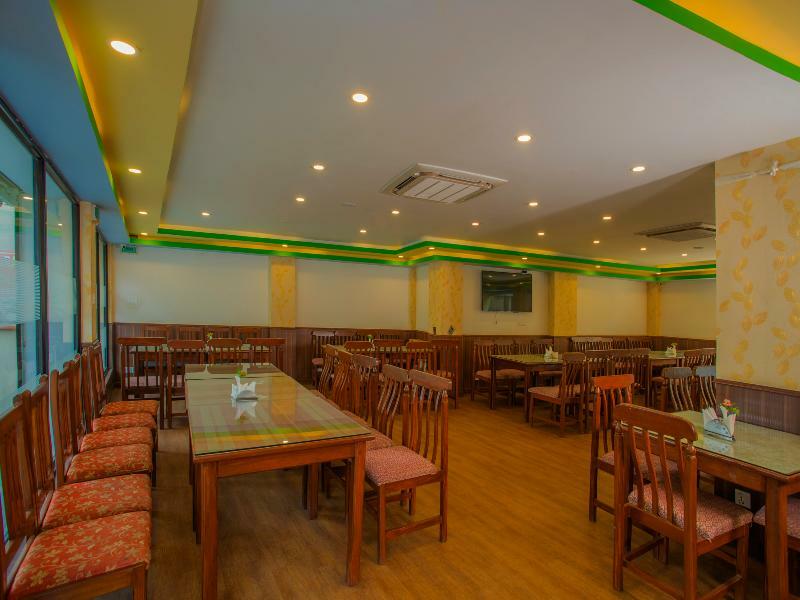 Oyo 255 White Zambala Hotel Kathmandu Esterno foto
