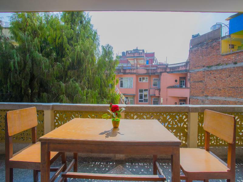 Oyo 255 White Zambala Hotel Kathmandu Esterno foto