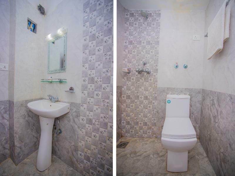 Oyo 255 White Zambala Hotel Kathmandu Esterno foto