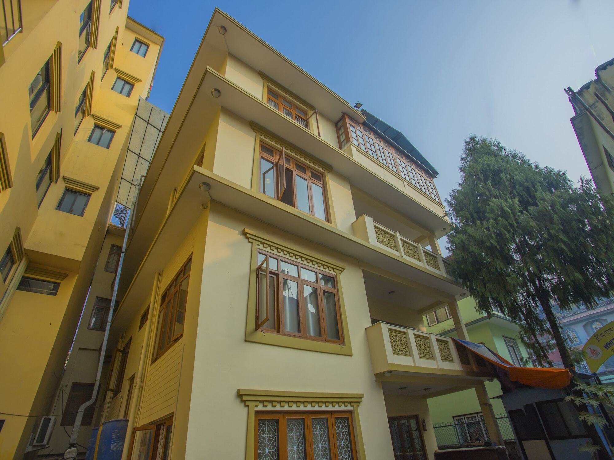 Oyo 255 White Zambala Hotel Kathmandu Esterno foto